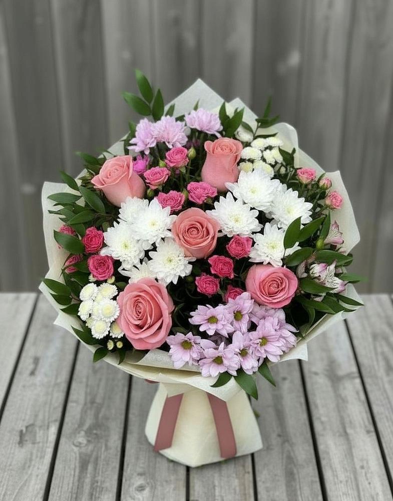 Букет цветов из: Альстромерии, Гвоздики, Розы и Хризантемы в Панино