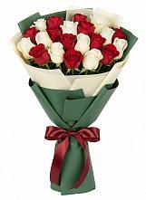 Букет Микс из красных и белых роз #REPLACE_PRED# Панино