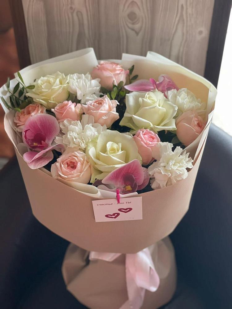 Букет цветов из: Орхидеи, Розы и Гвоздики в Панино