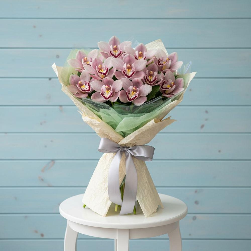 Букет цветов из: Орхидеи и Розы в Панино