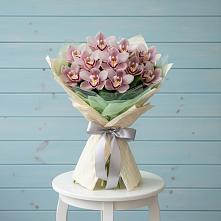 Букет цветов из:  Орхидеи и Розы в Панино