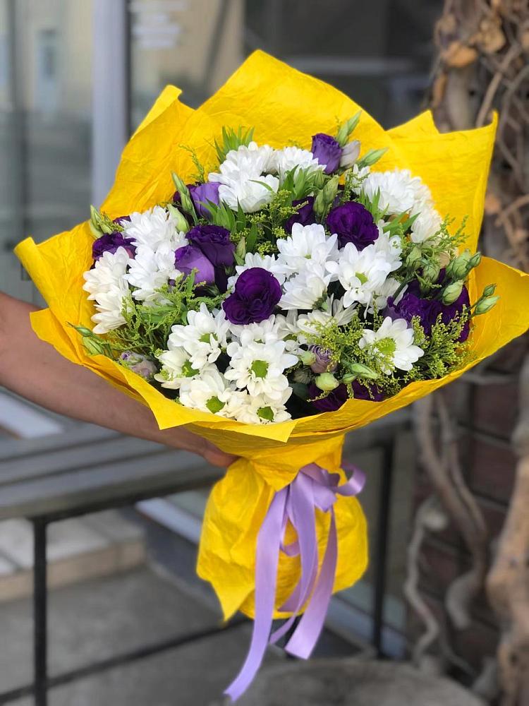 Букет цветов из: Ирисы, Хризантемы и Ромашки в Панино