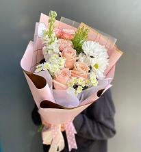 Букет цветов из:  Хризантемы и Розы в Панино