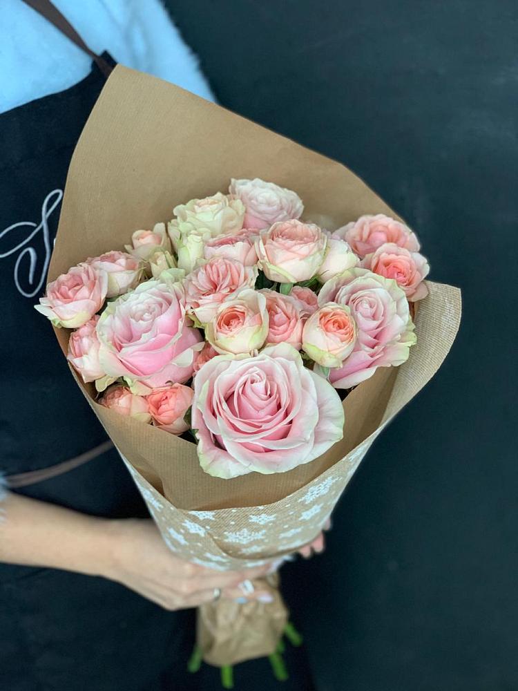 Букет цветов из: Хризантемы и Розы в Панино