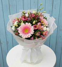 Букет цветов из:  Герберы, Альстромерии и Лизиантусы #REPLACE_PRED# Панино