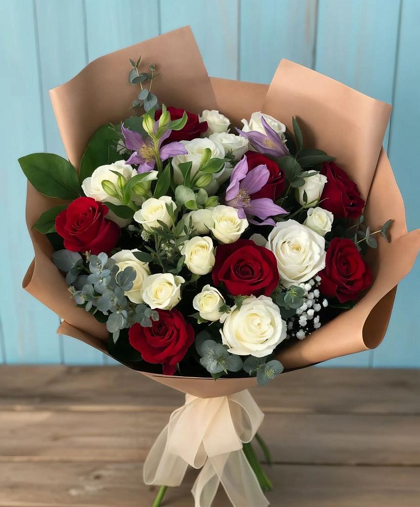 Букет цветов из: Розы и Альстромерии в Панино