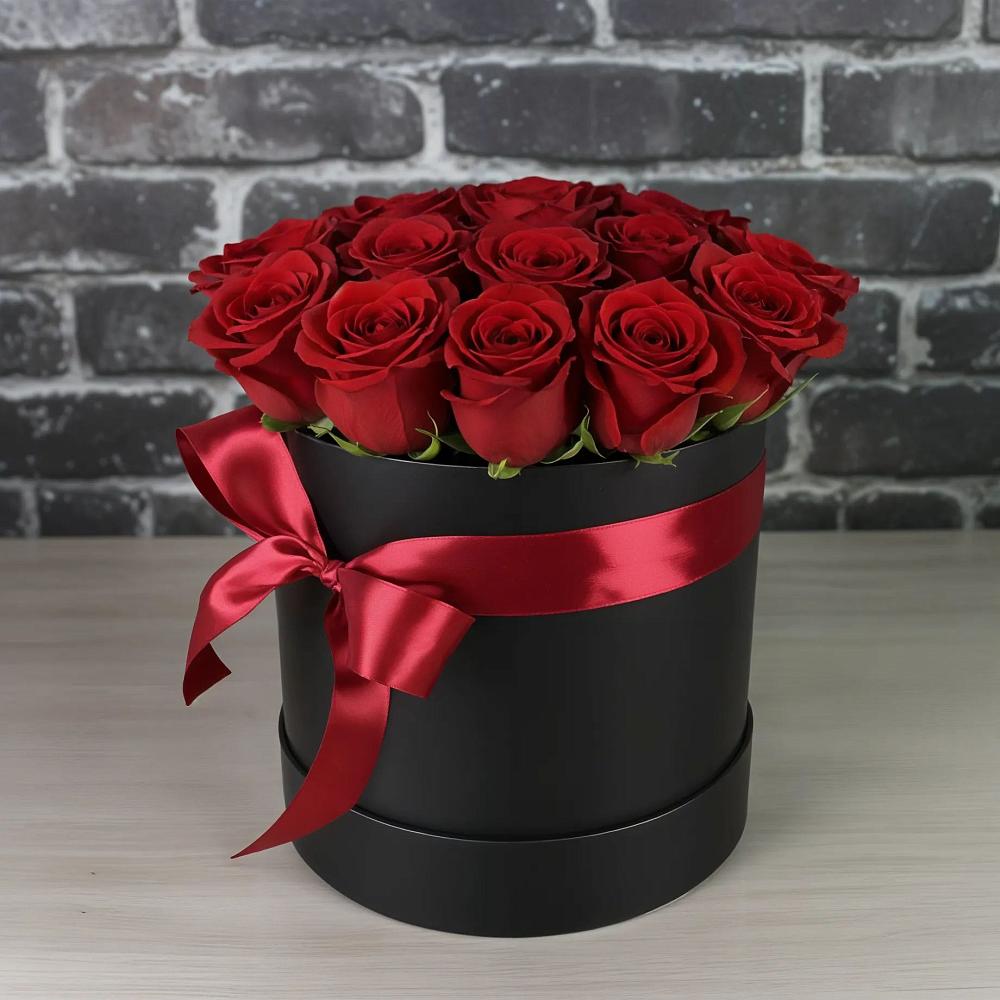 Цветочная композиция из Розы в шляпной коробке в Панино