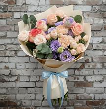 Букет цветов из:  Розы, Лизиантусы и Гвоздики в Панино